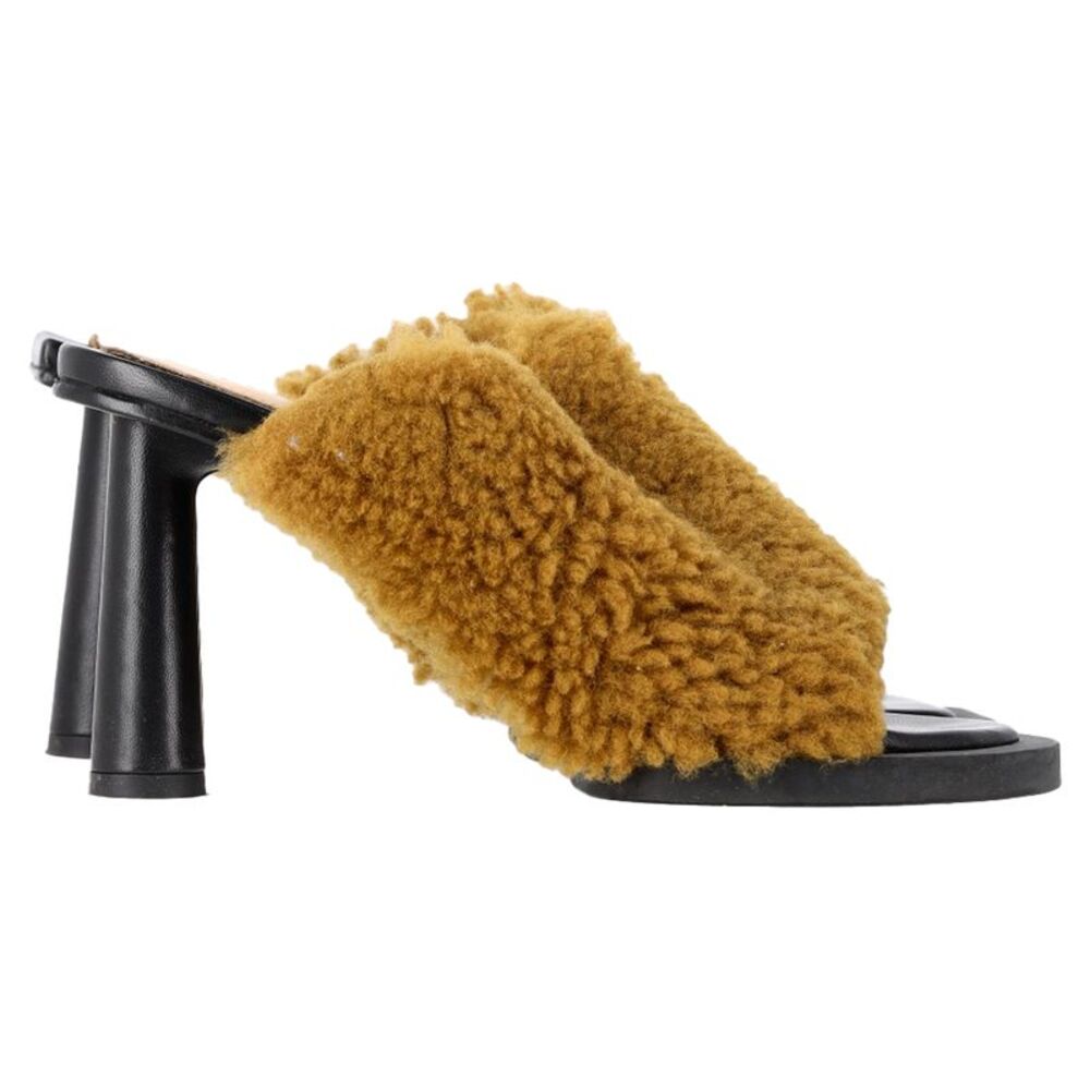 Jacquemus Les Mules Carrés Ronds Shearling Sandals in Brown Lamb Fur